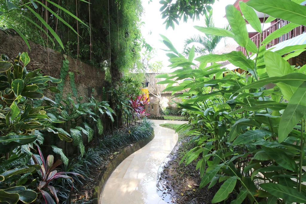 Petit Hotel Bali Убуд Екстериор снимка